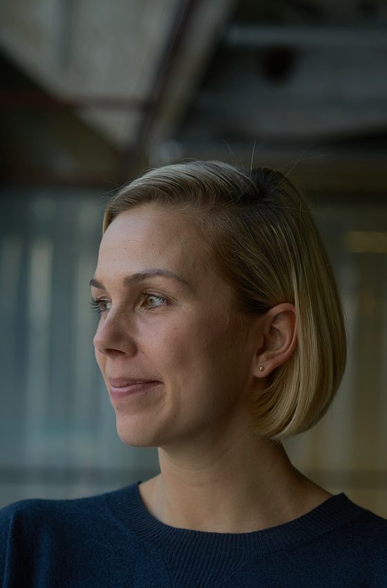 Presenter speaking in an example Interactive Video